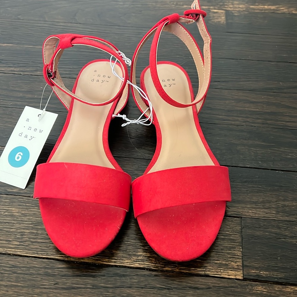 Red heels size 6